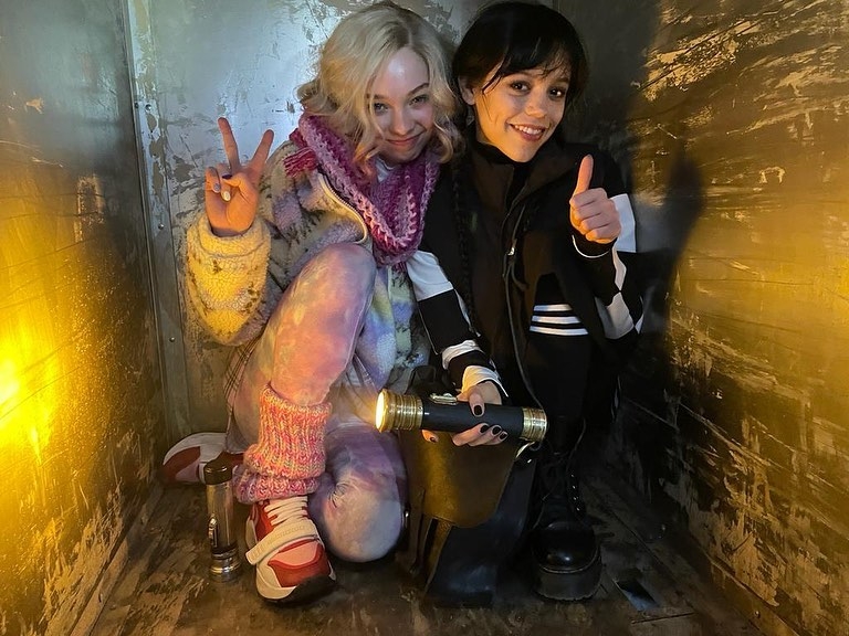 Emma Myers也在社群上分享兩人的合照。