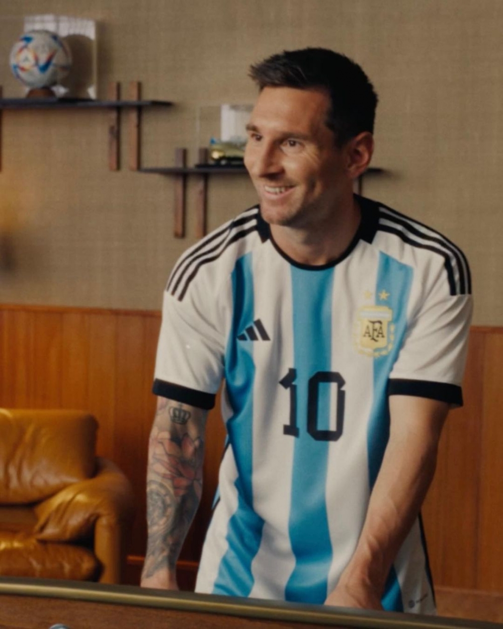 美斯為adidas所拍攝的形象影片。