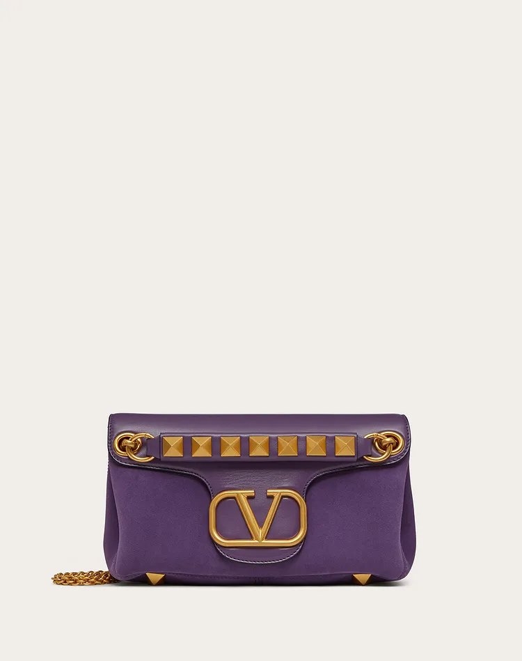 紫色款式的Stud Sign Shoulder Bag in Nappa and Suede Leather。