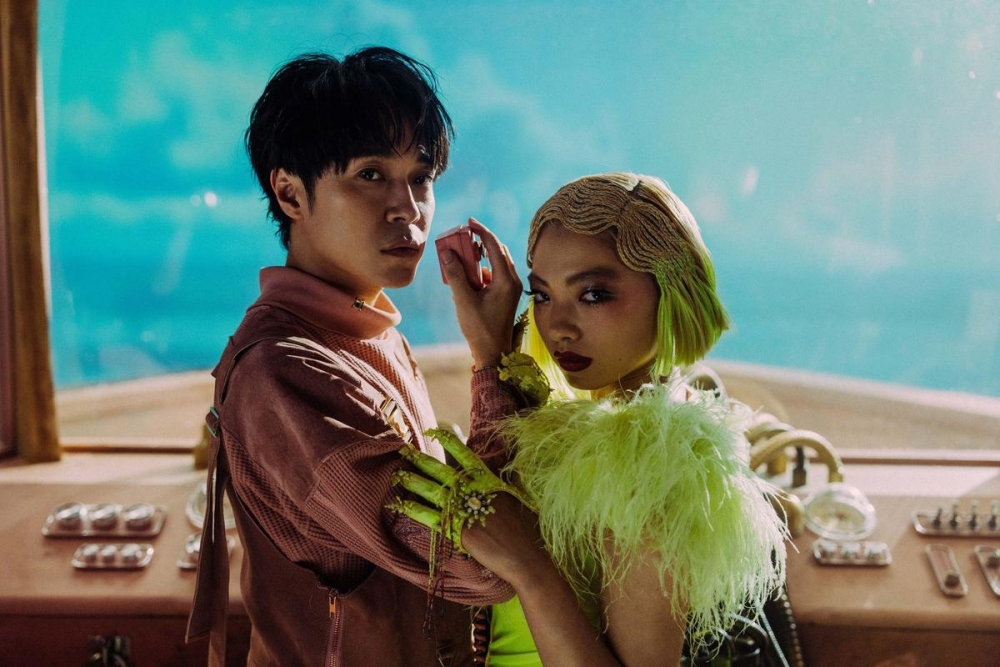 飾演魅惑海妖的山田葵