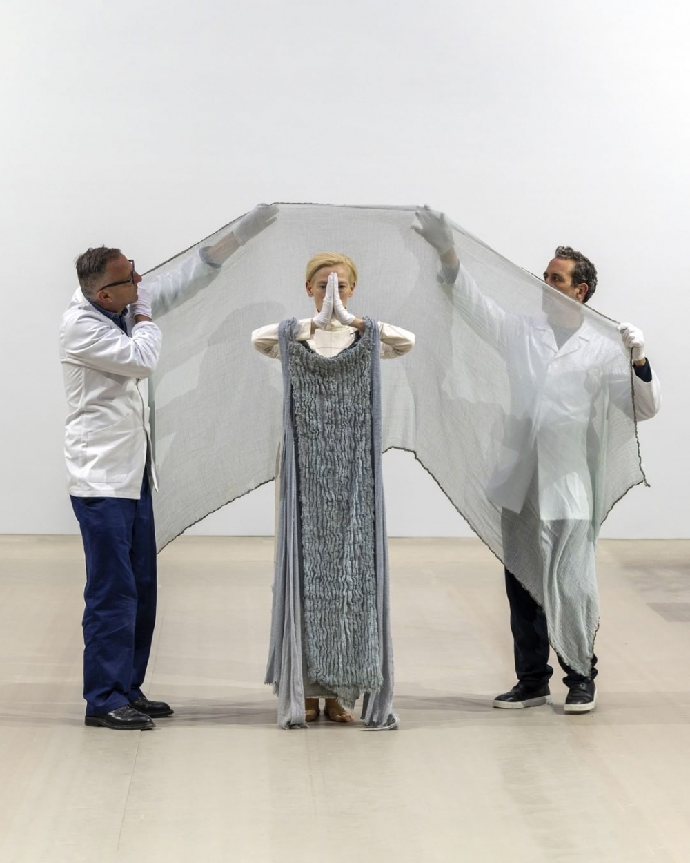 以不同的方式詮釋服裝。