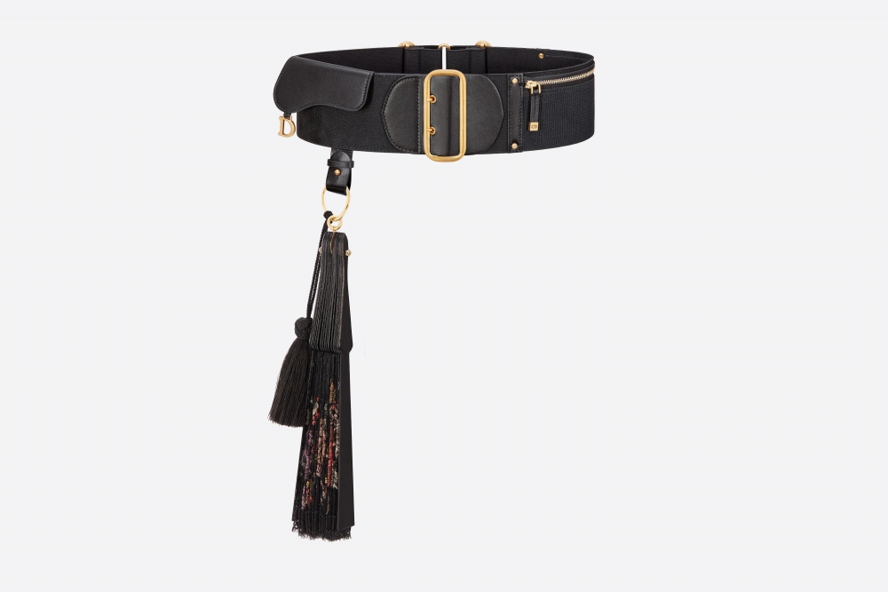 也能掛上本季的扇子。