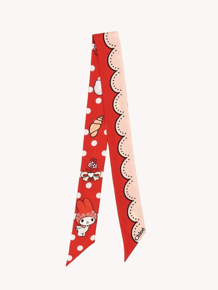 氣質設計的My Melody for Chloé Printed Skinny Scarf。