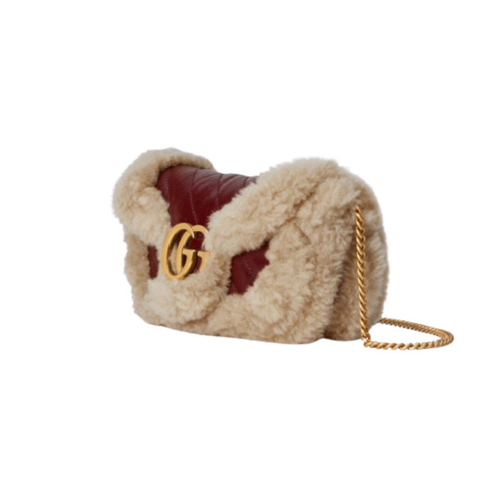 就像在冬天抱著一顆軟綿綿的枕頭：精選8款秋冬必備的毛茸茸手袋10