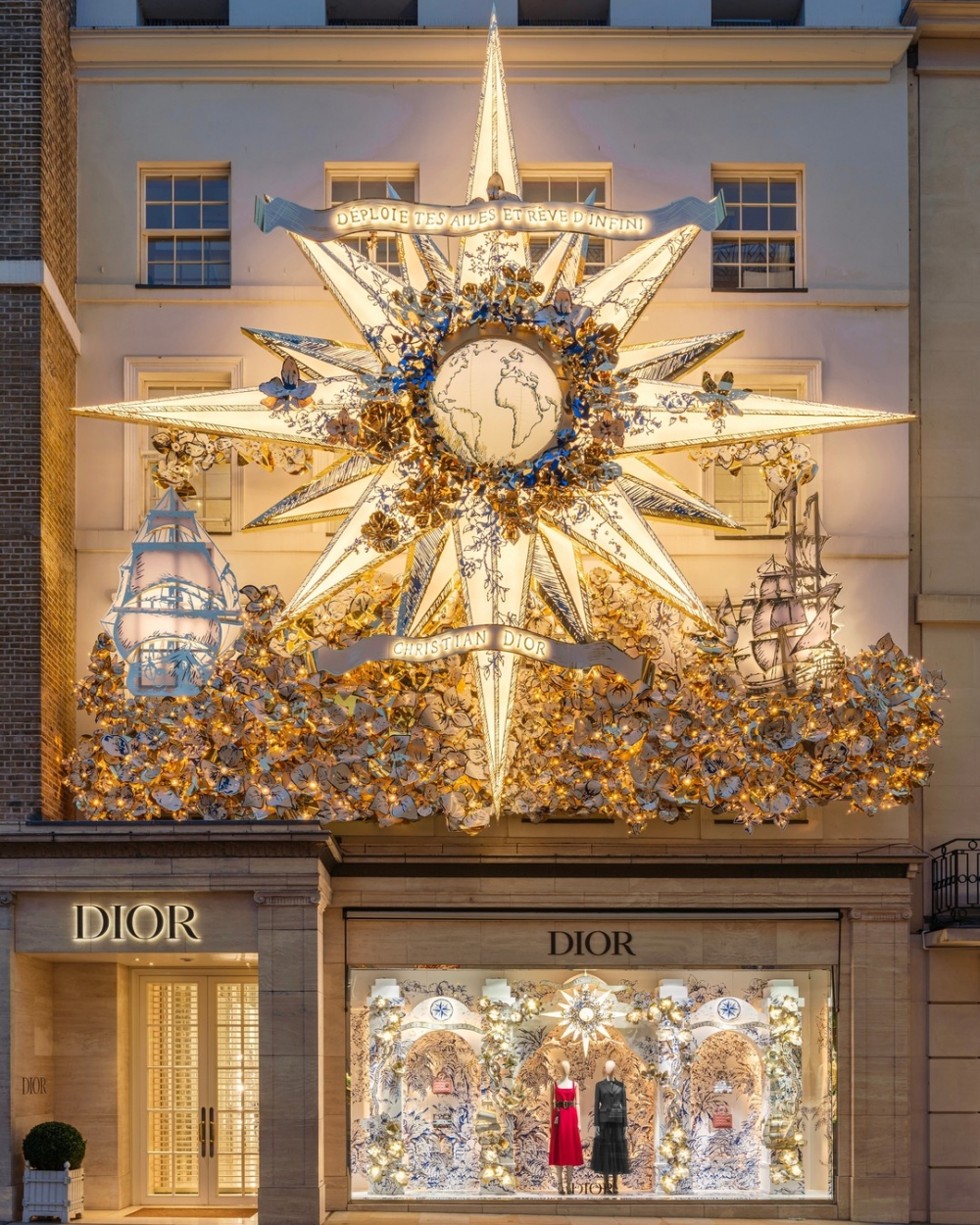 華麗的玻璃建築十分搶眼