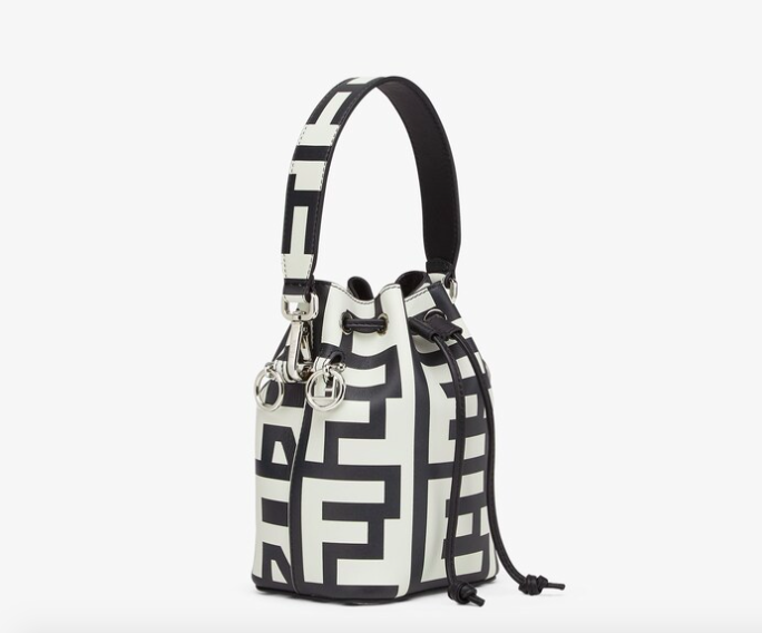 換上新Logo的水桶包Mon Tresor。