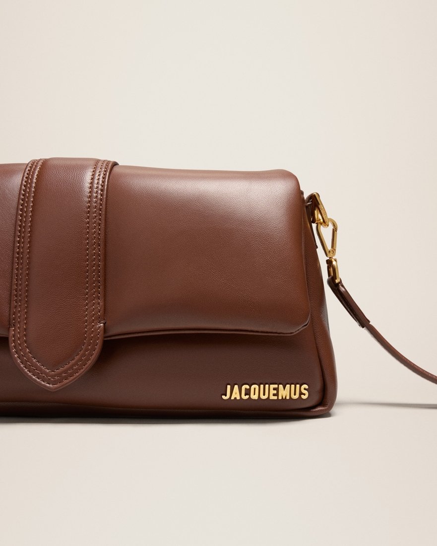 以柔軟的皮革帶出膨脹感新面貌。