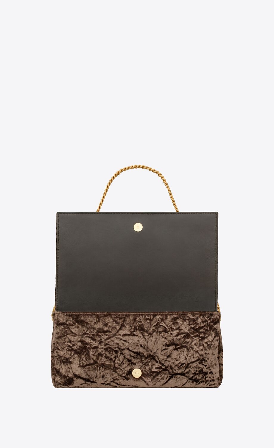 內部採用皮革製成