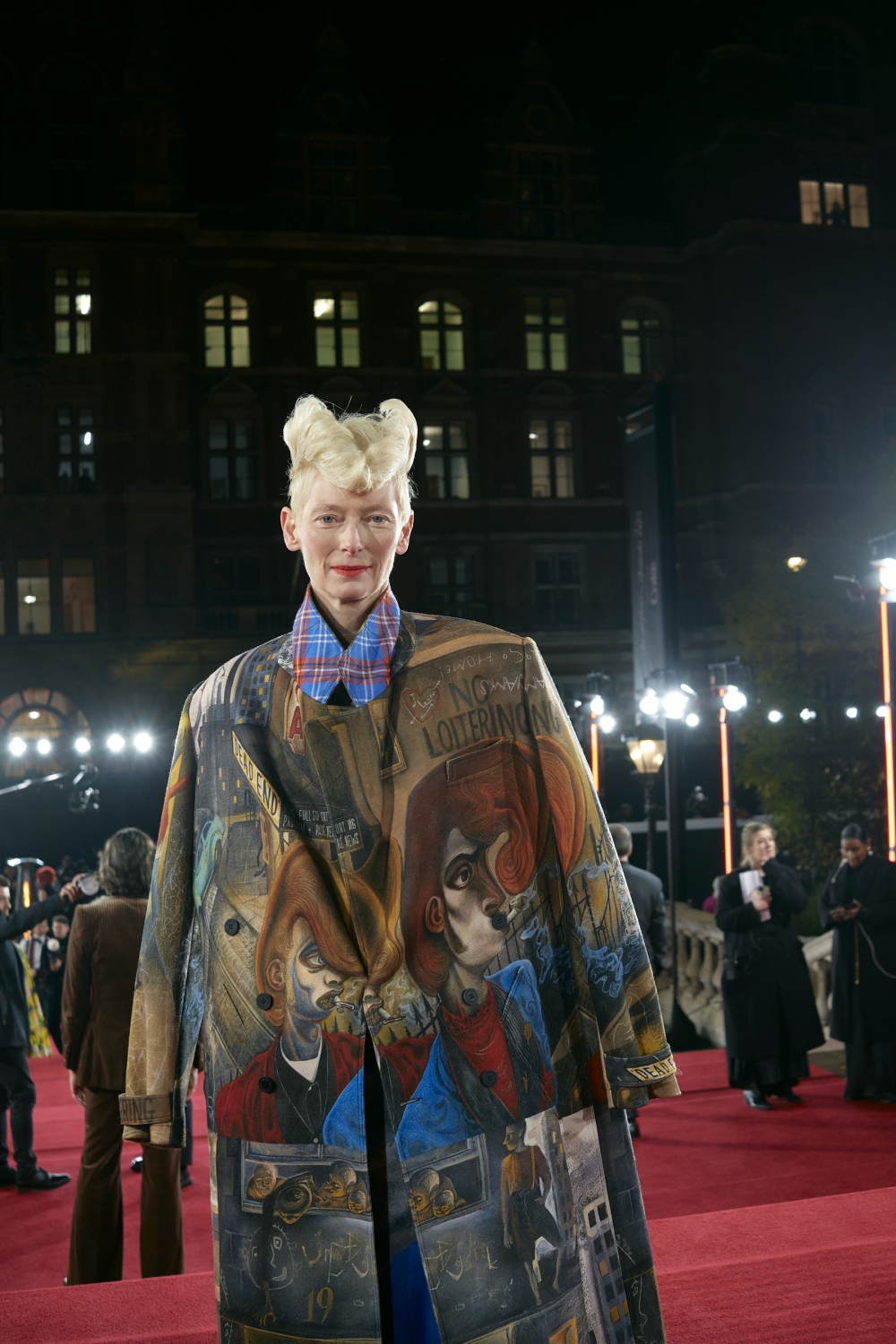 每次登場都帶來精彩造型的Tilda Swinton。