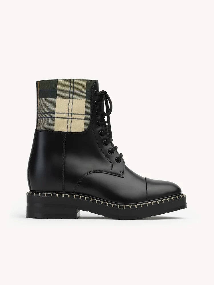 短靴設計的Barbour for Chloé Ankle Boot。