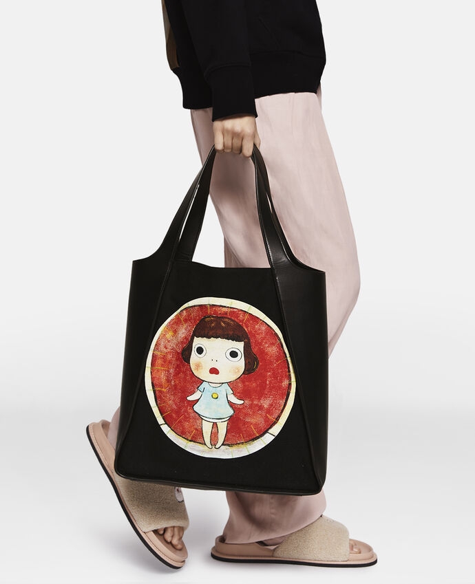 同樣也是手提的設計款。