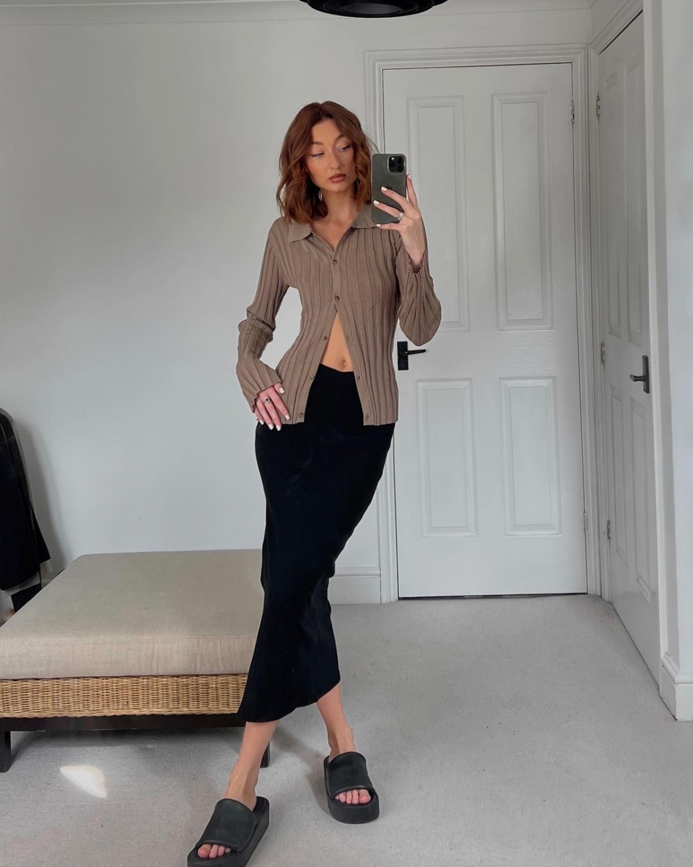 露出腰身的完美比例。