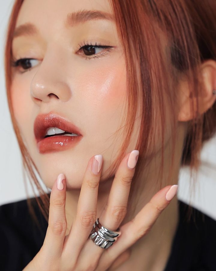 琉璃鏡面的高級妝效唇彩