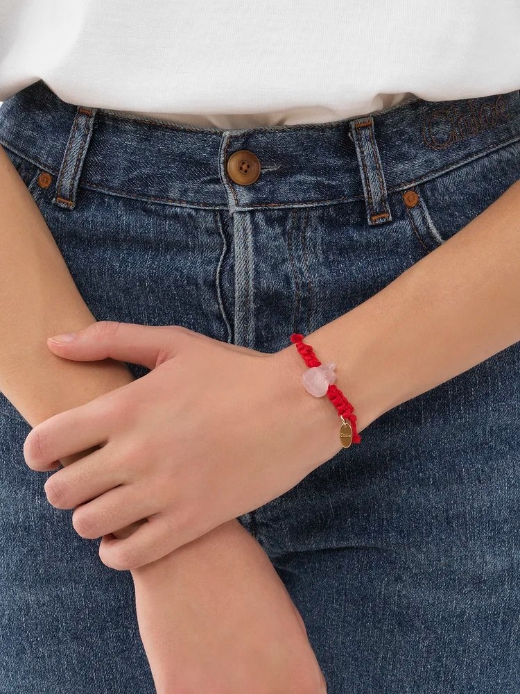 佩戴著也非常迷人。