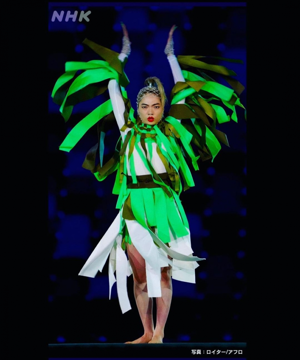 2020年東京奧運閉幕典禮上表演了獨舞