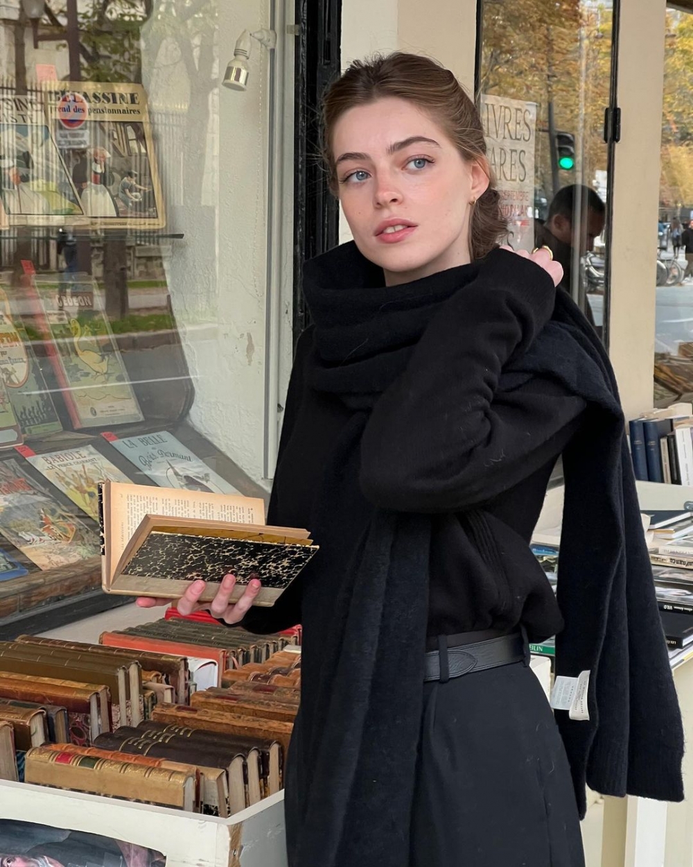 不使用遮瑕膏遮掩臉上的細紋、雀斑小瑕疵