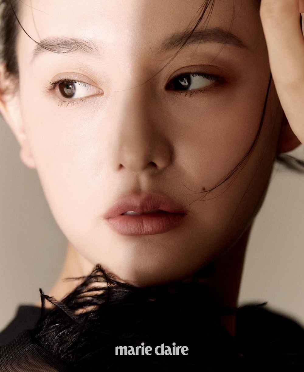 於韓國有「天然女神」稱號的金智媛原來已30歲,但肌膚仍如少女!