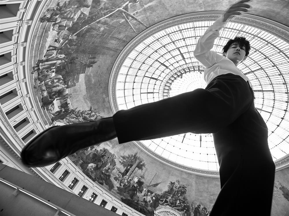 特地飛往巴黎在安藤忠雄修復的巴黎商業交易所拍攝