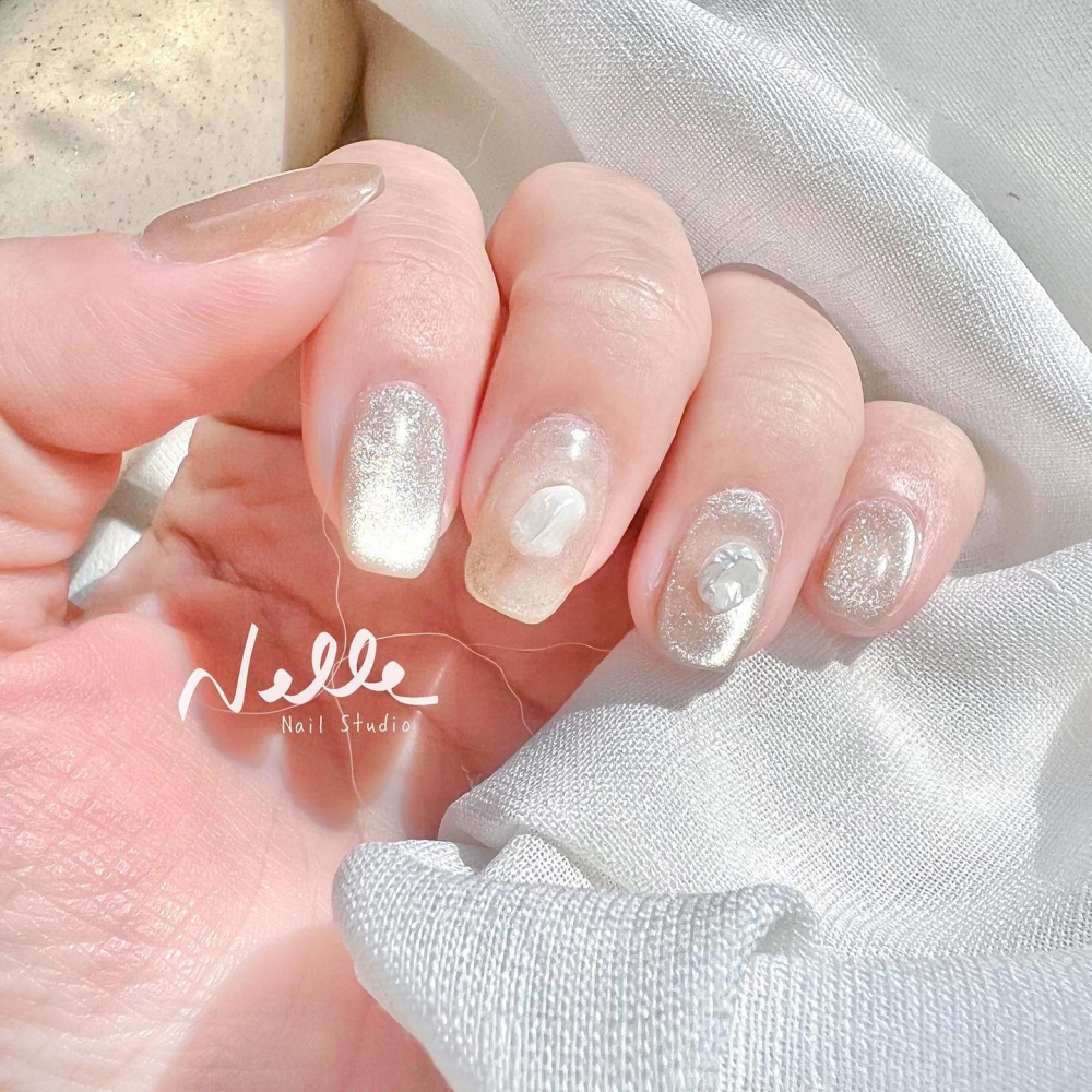 柔和底色搭配聖誕元素