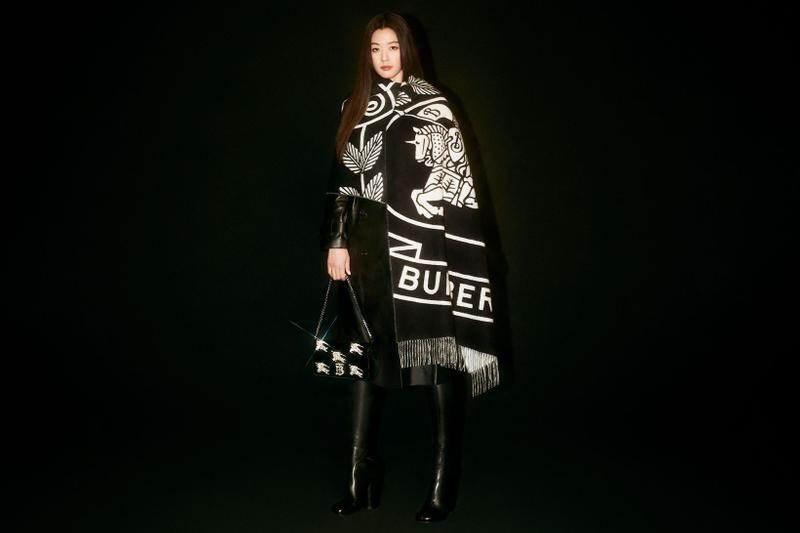 將Burberry推出的EKD Cashmere Jacquard Oversized Scarf搭配在造型中。