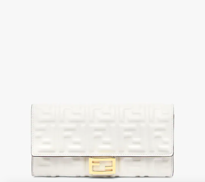 優雅白色款式的Baguette Continental。