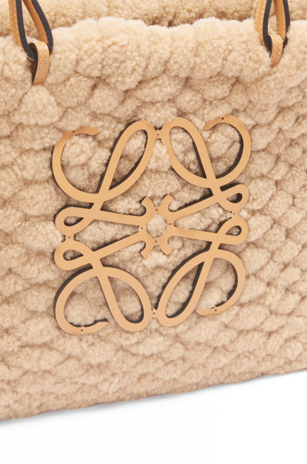 淺米色小牛皮 Anagram標誌