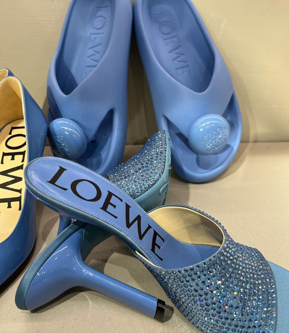 滿載著俏皮舒適氣息的夾腳涼鞋。