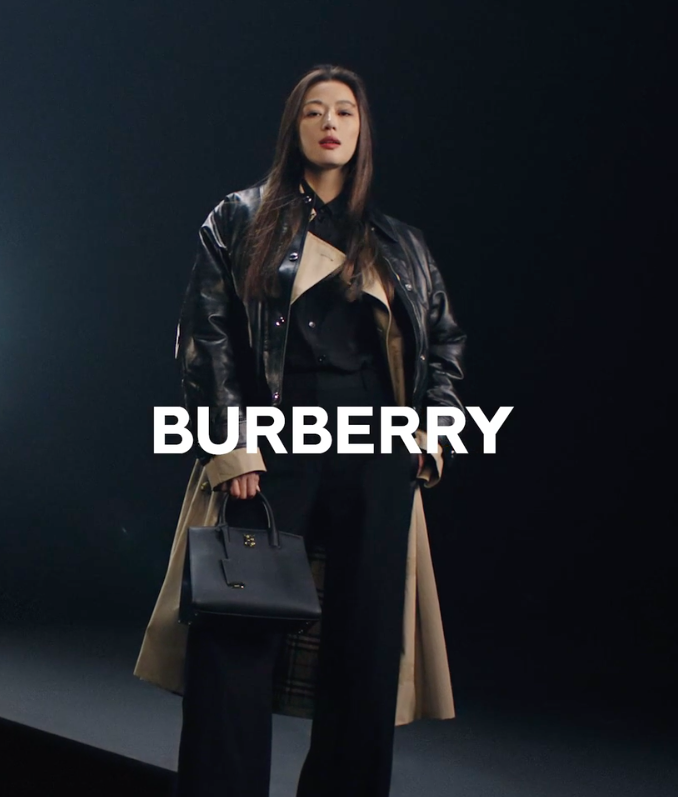 這次全智賢為Burberry拍攝全新形象大片。