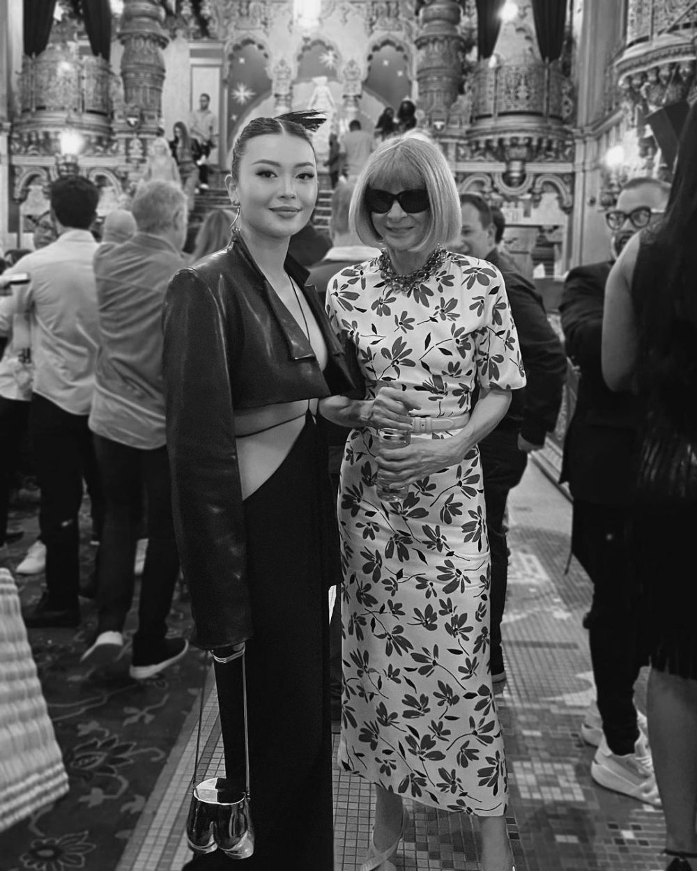 她與Anna Wintour的合影。