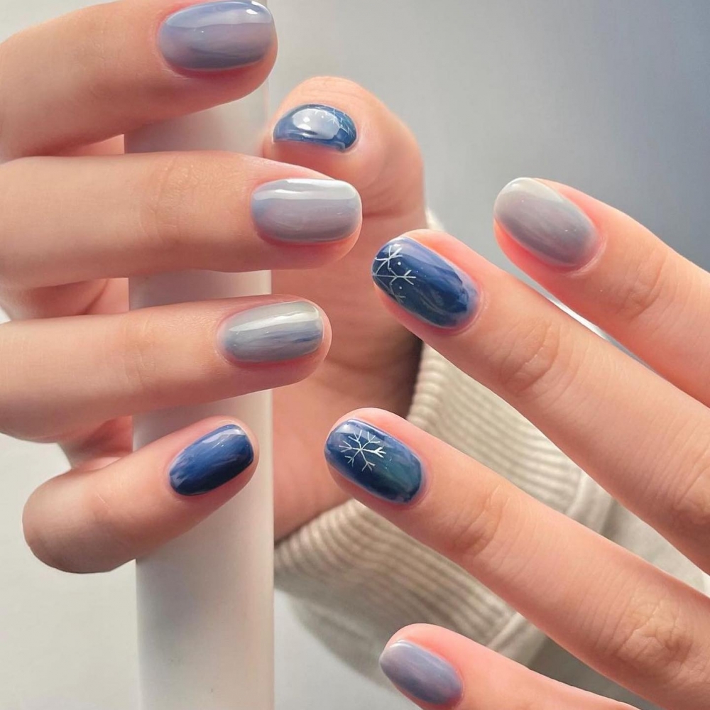 結合細小的雪花圖騰洋溢著冬日聖誕氛圍