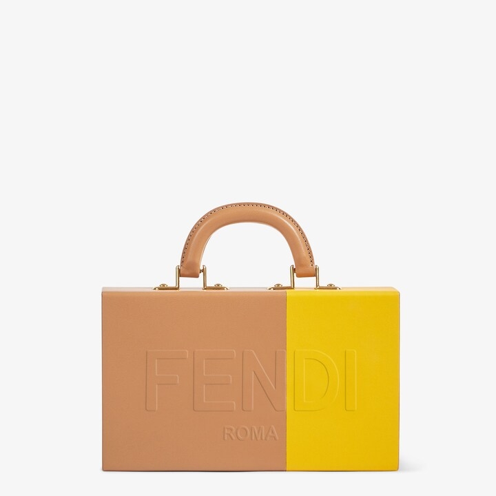 FENDI Roma Playing Cards的收納盒配色也非常搶眼。
