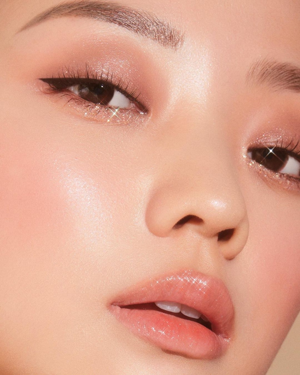 讓眼神更顯明亮動人