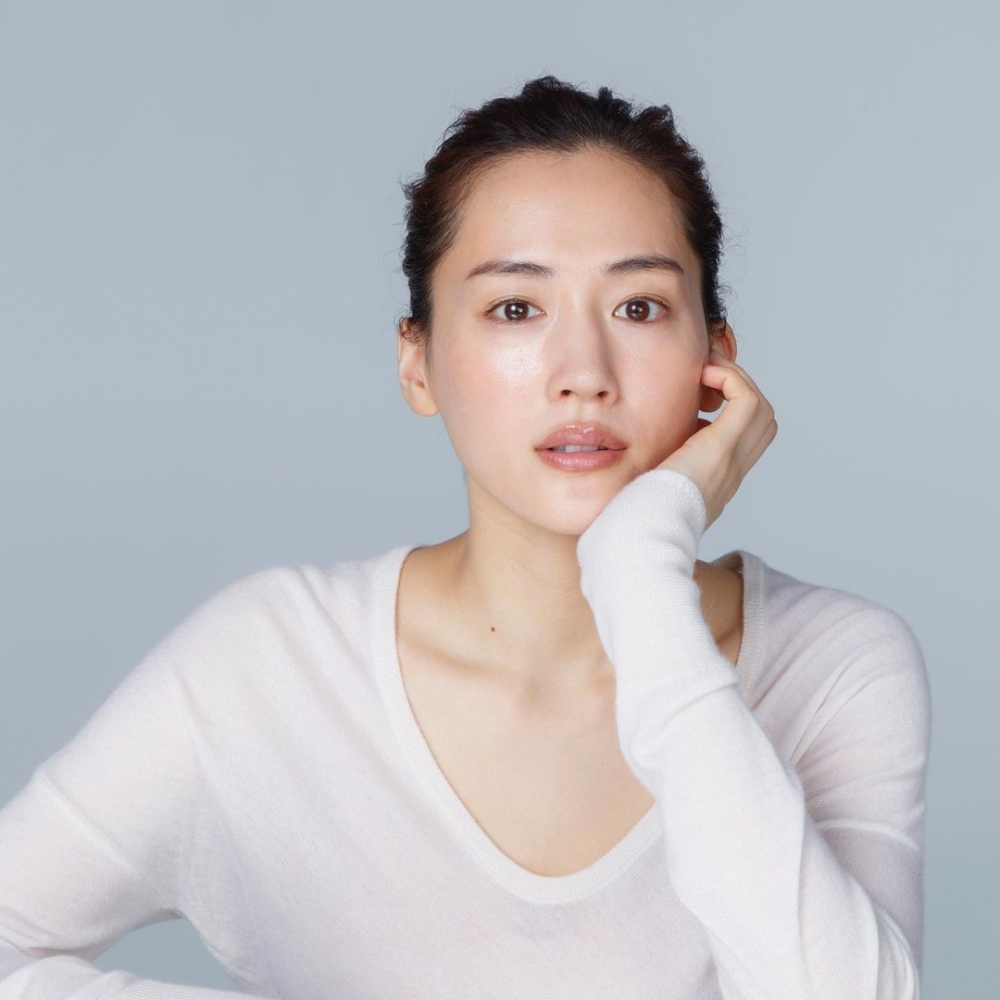 綾瀨遙肌膚以晶瑩剔透見稱!