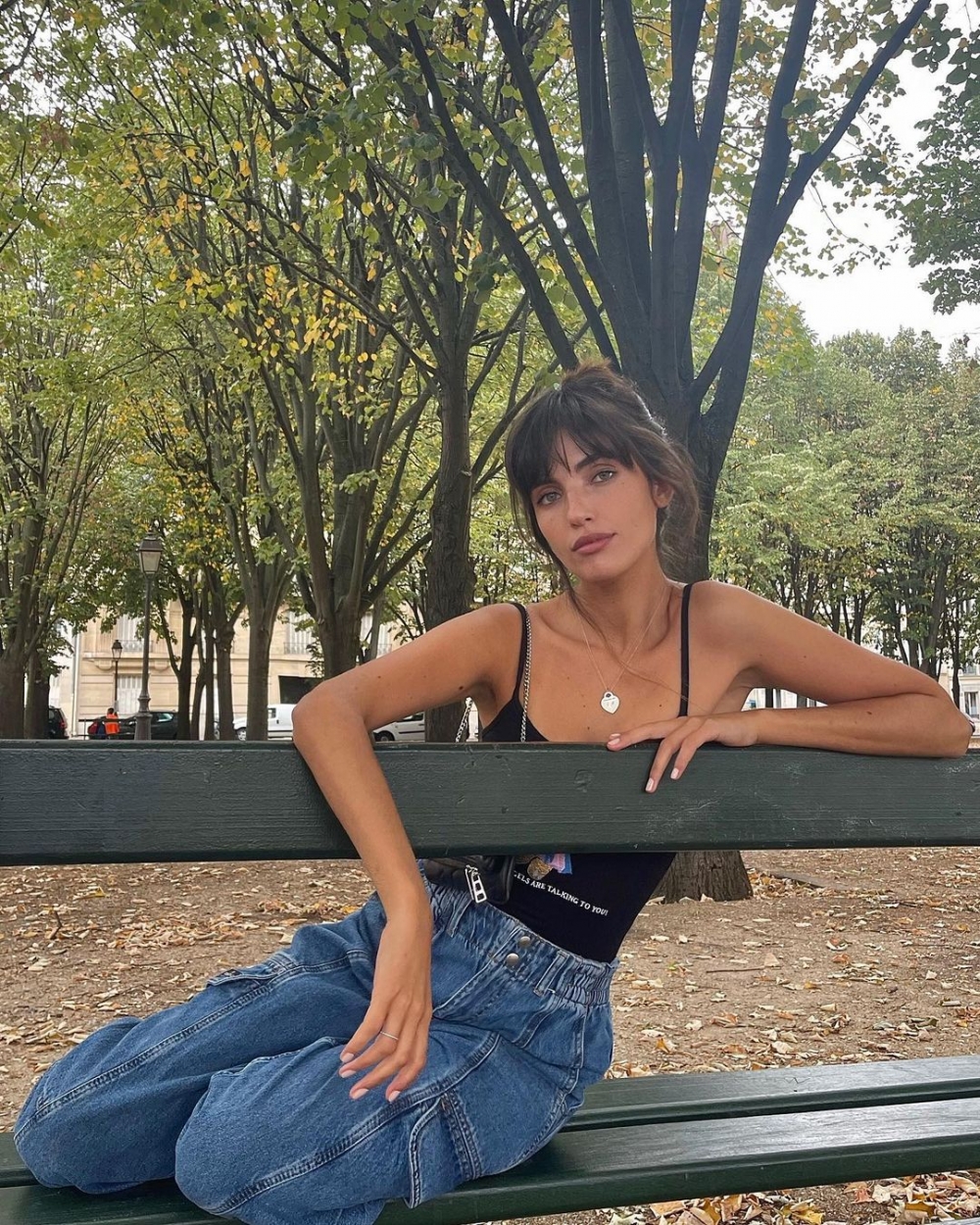 曬著日光浴讓肌膚透出健康色澤