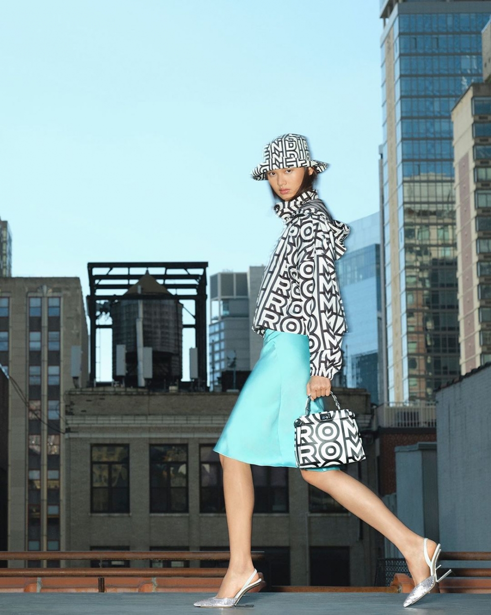 新款手袋一次上架！