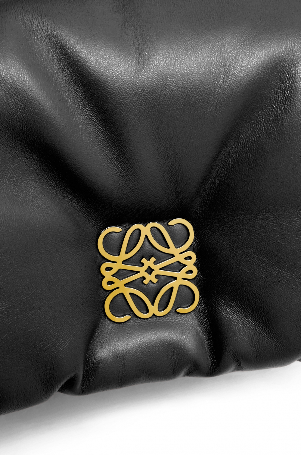 鬆軟納帕小羊皮變得更加圓潤溫柔。