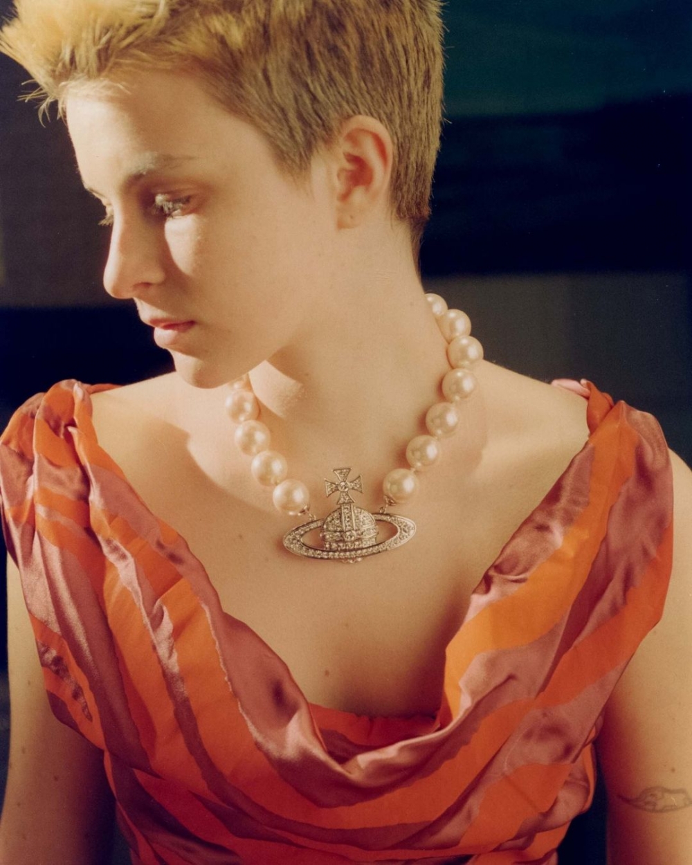 品牌標誌性的The Orb。