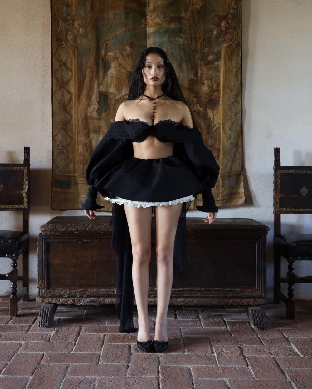 品牌為Collection IV拍攝的形象照。