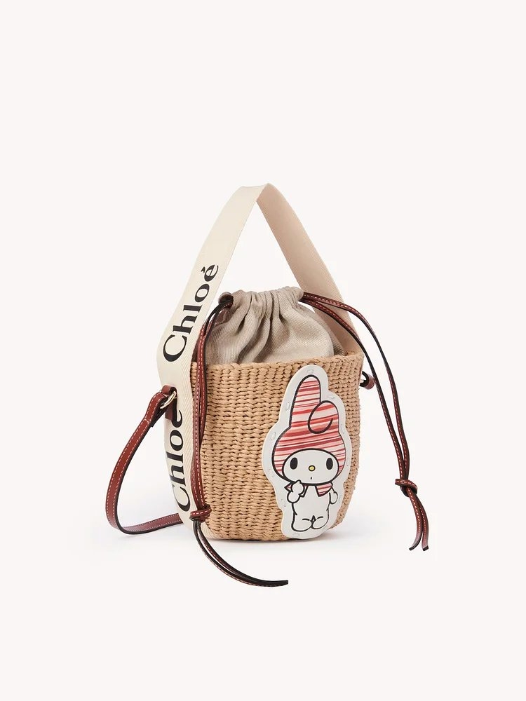 推出可愛造型的My Melody for Chloé Small Woody Basket。
