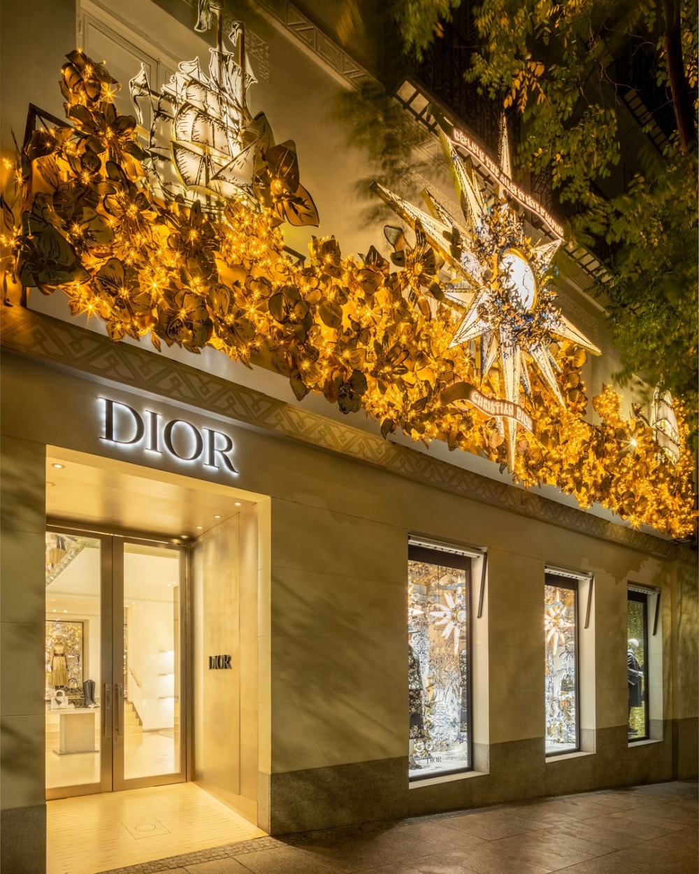 迷人燈光傳遞快樂精神