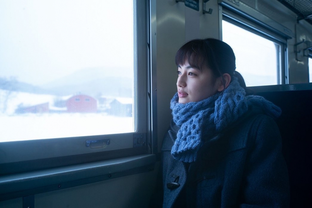 Netflix《First Love初戀》藍色調與北海道的雪景相稱