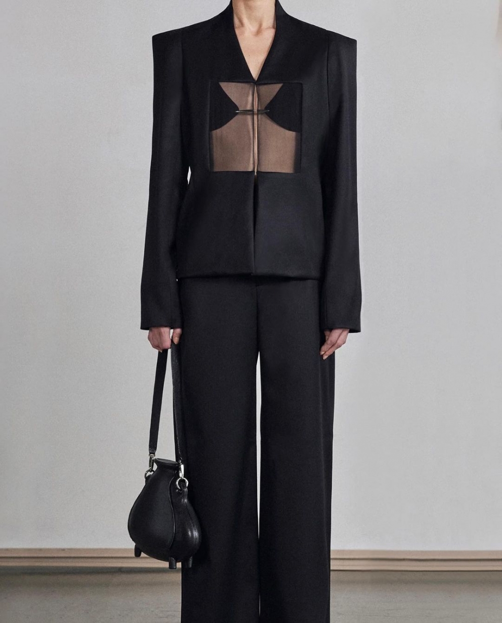 品牌也釋出整套衣服的設計。