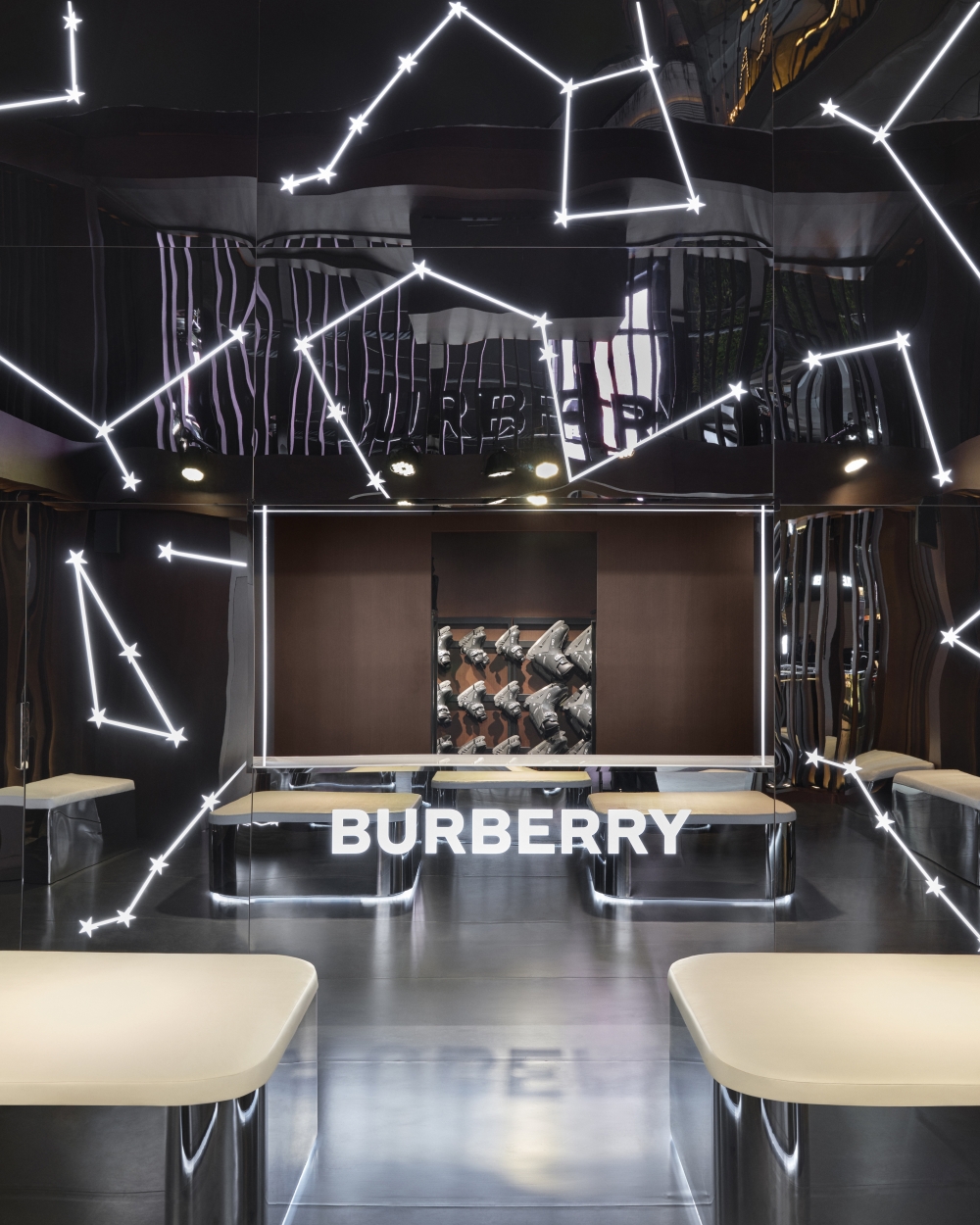 Burberry讓我們在城市裡就能感受到滑雪度假的氛圍。