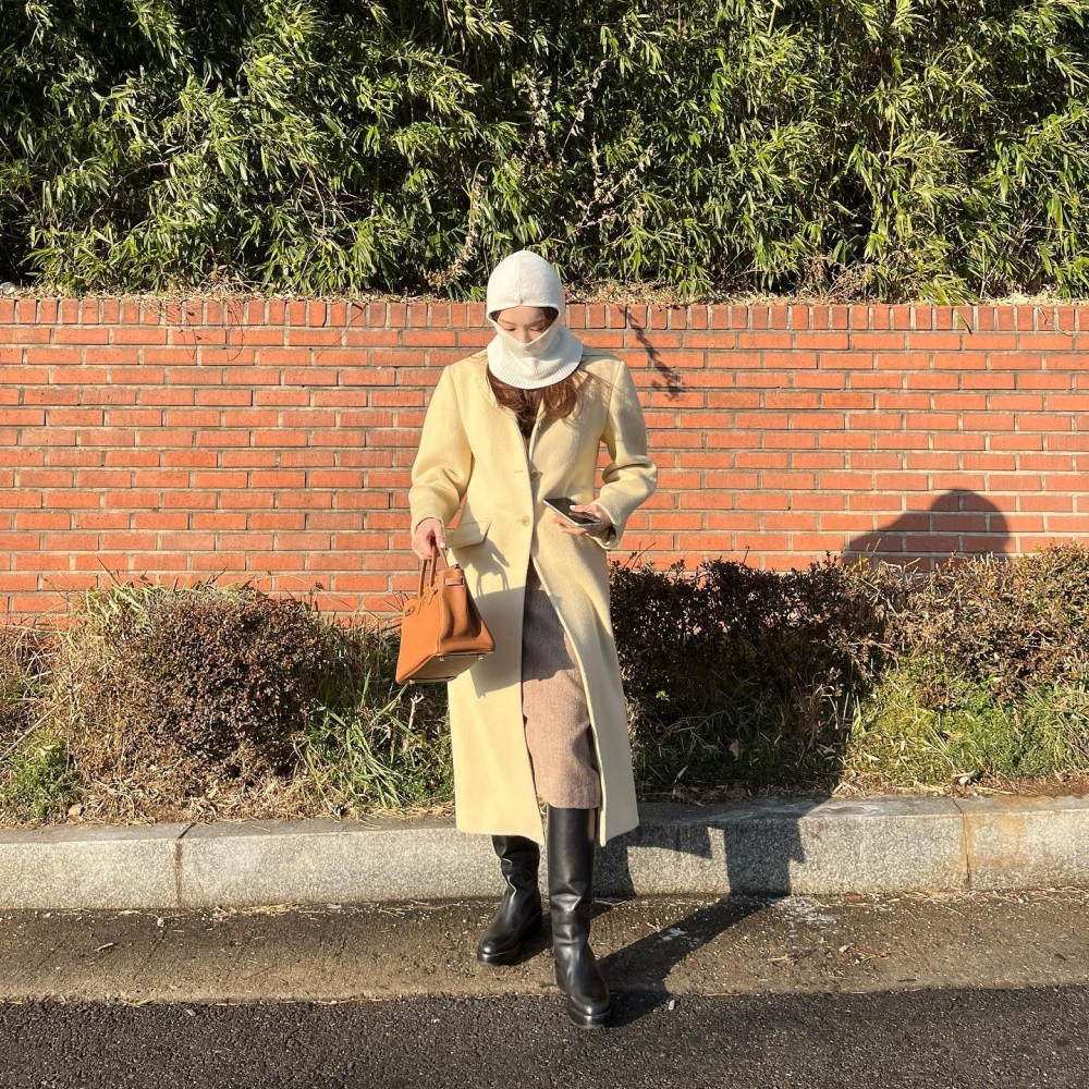 巧妙地將它與上衣或外套合而為一