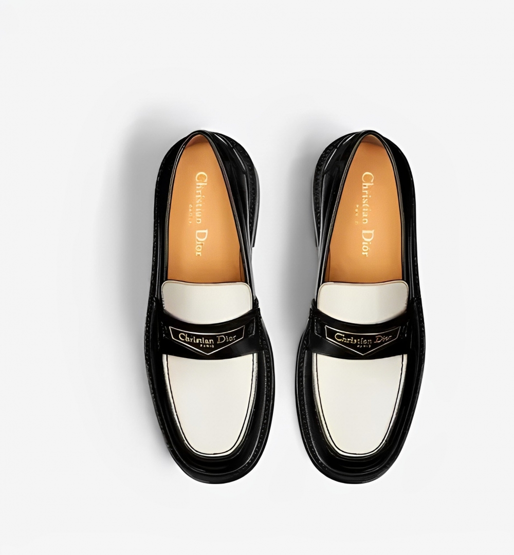 多一點優雅氣質的Dior Boy Loafer。