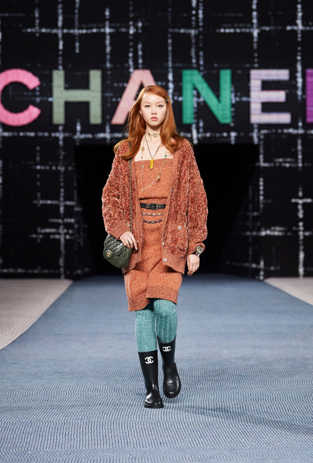 CHANEL一次上架許多「橄欖綠色」手袋單品