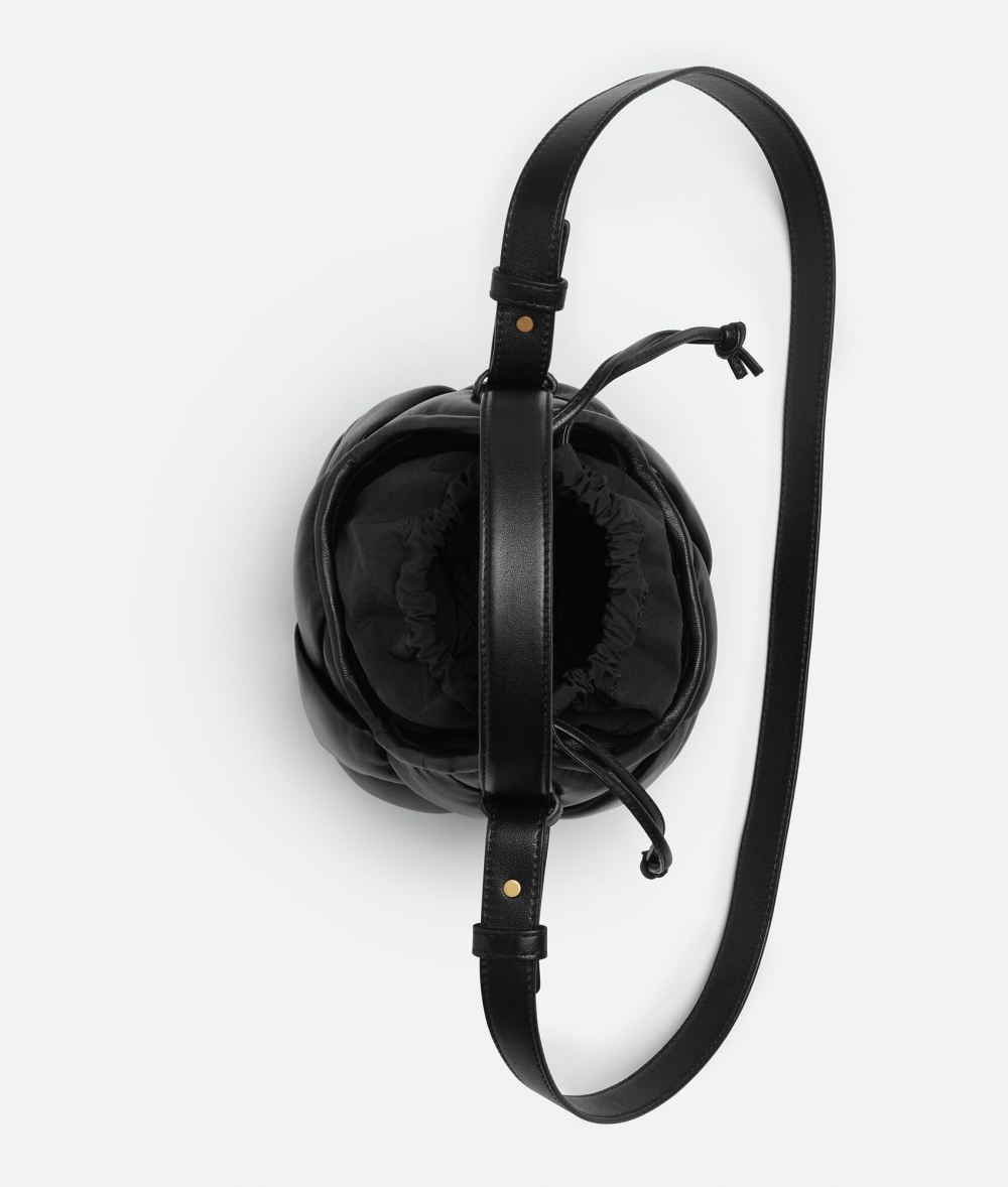 簡約而精巧的手袋