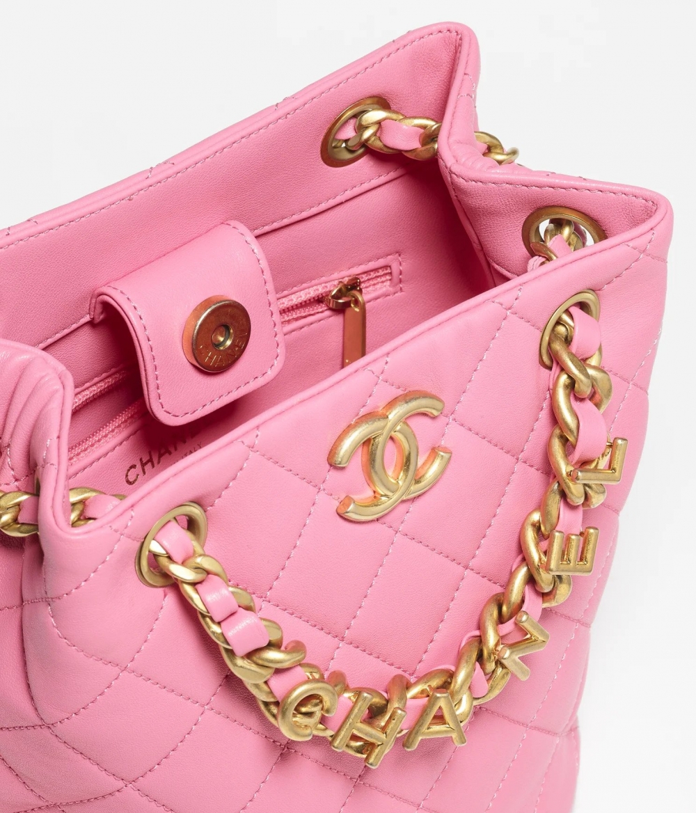 金屬雙C Logo永恆的標誌。