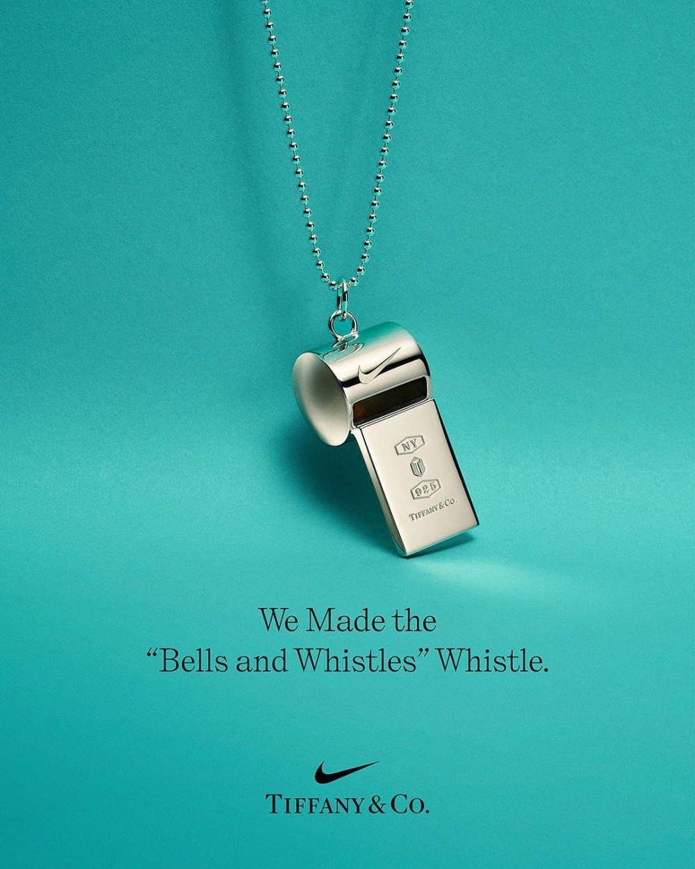 與Nike聯名的銀製哨子