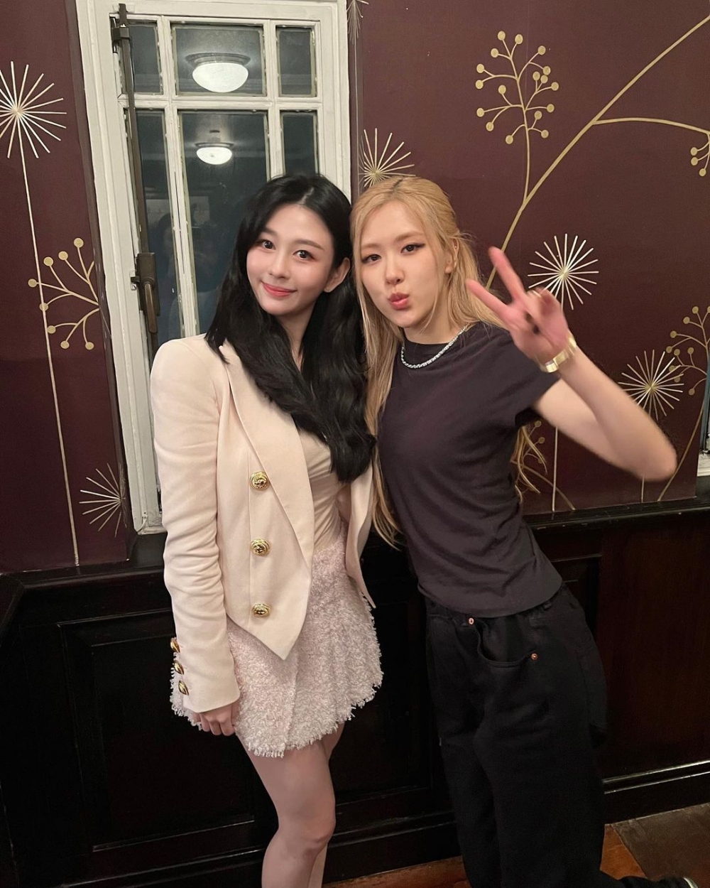 除了聚餐外,沈月也到場支持BLACKPINK演唱會